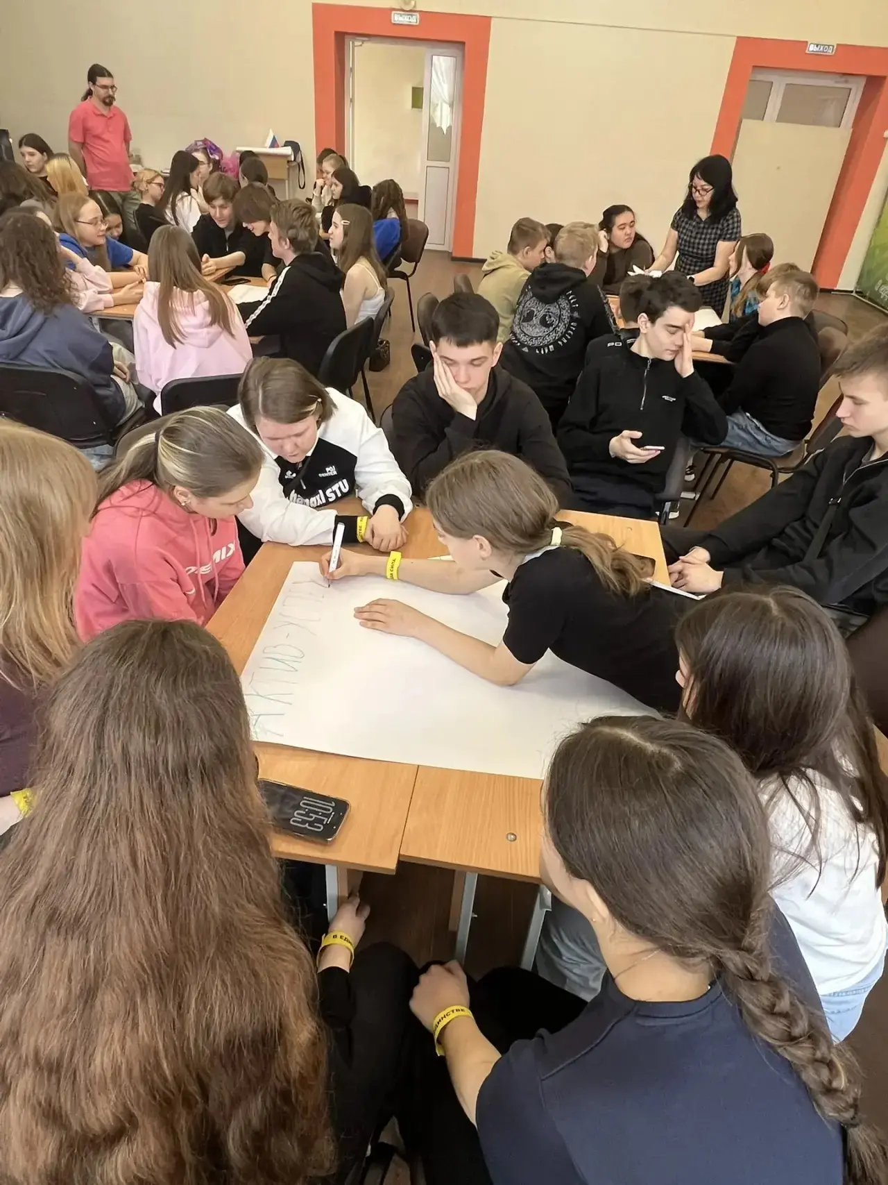 Наш отряд «Цыплята» Школьный сбор актива в самом разгаре! 🔮  Сегодня в нашей школе прошёл первый ден
