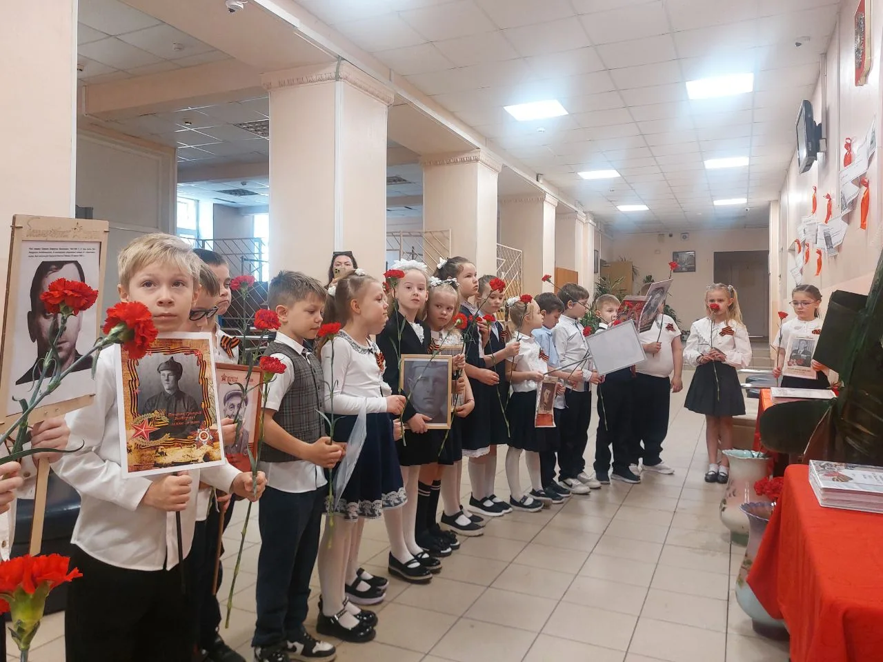 АКЦИЯ «КРАСНЫЕ ГВОЗДИКИ»  🌟 В честь 81-й годовщины Победы в Великой Отечественной войне 7 и 8 мая на