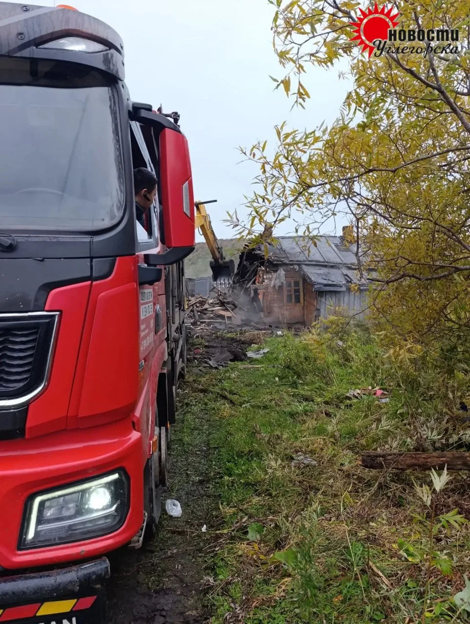 🚧 Более 100 тонн строительного мусора в Углегорске вывезла сегодня ВГК в рамках проект...