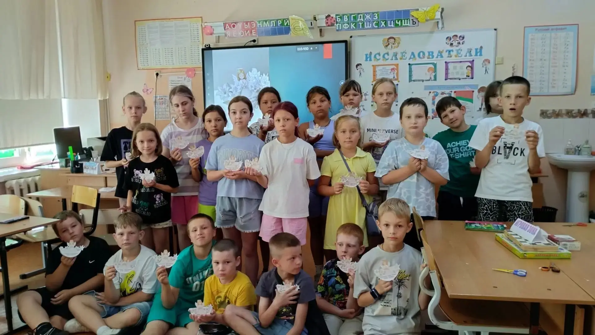 Акция "Ангелы Донбасса" 🕯️🕊️

27 июля в России отмечается День памяти детей — жертв войны в Донбас