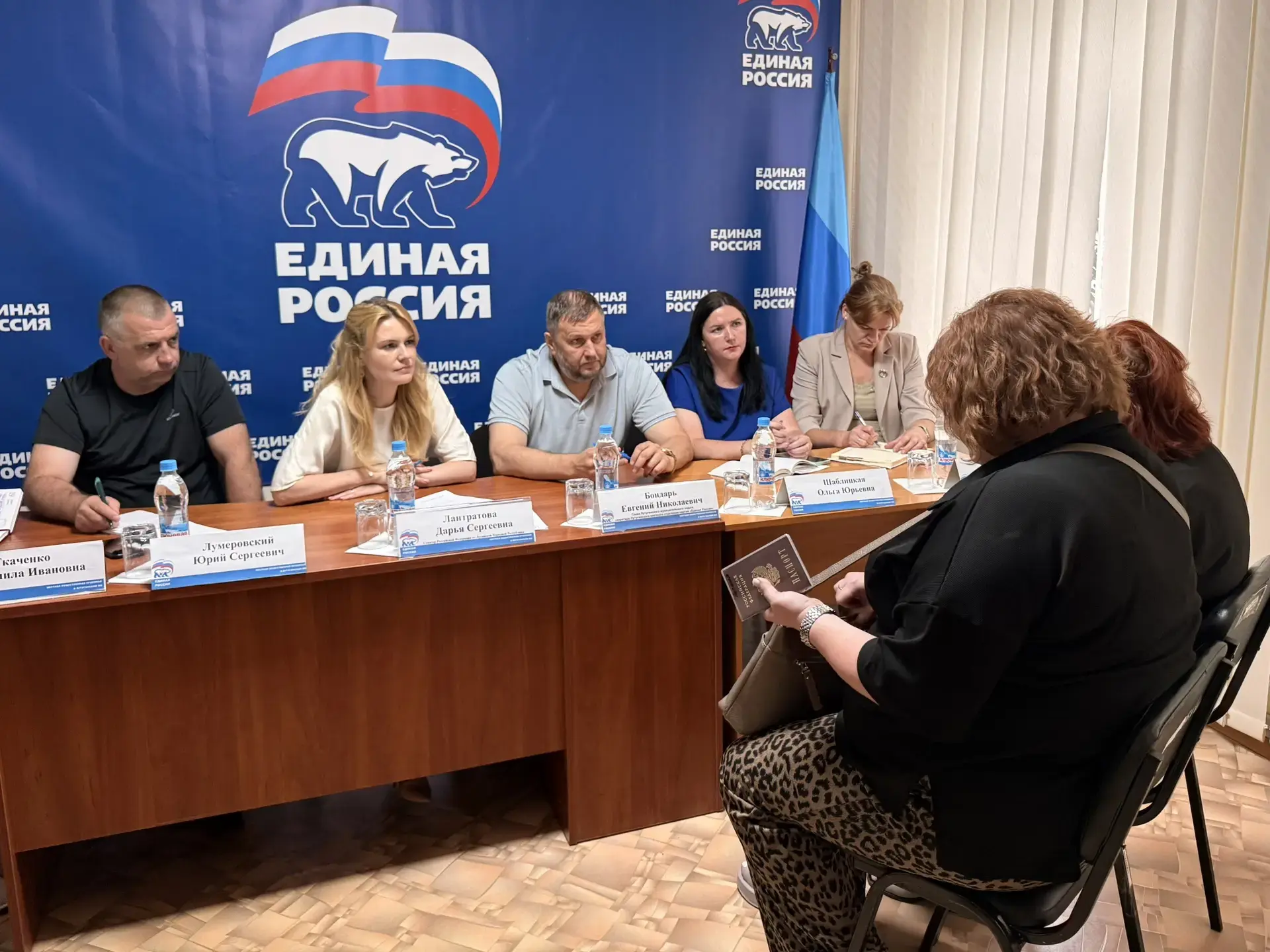Без чего не проходит ни один день сенатора?