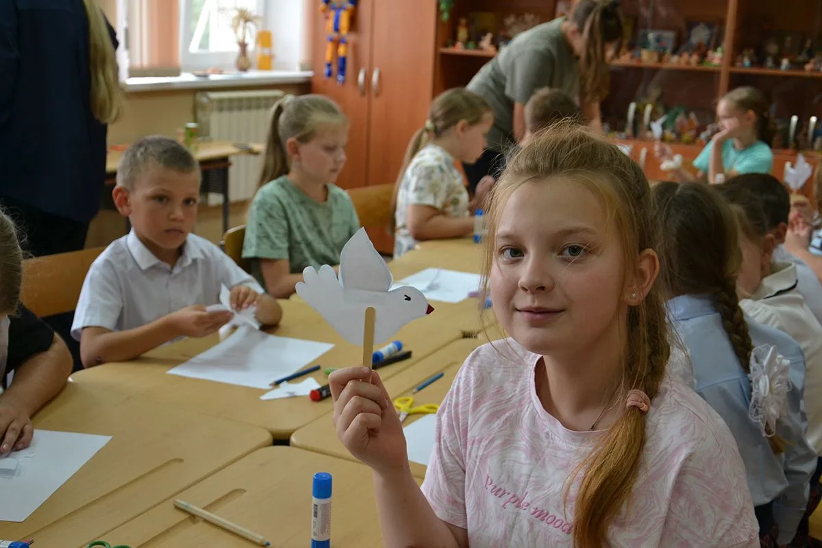 3 сентября в Доме детского творчества состоялся мастер-класс «Голубь Мира – Символ Един...