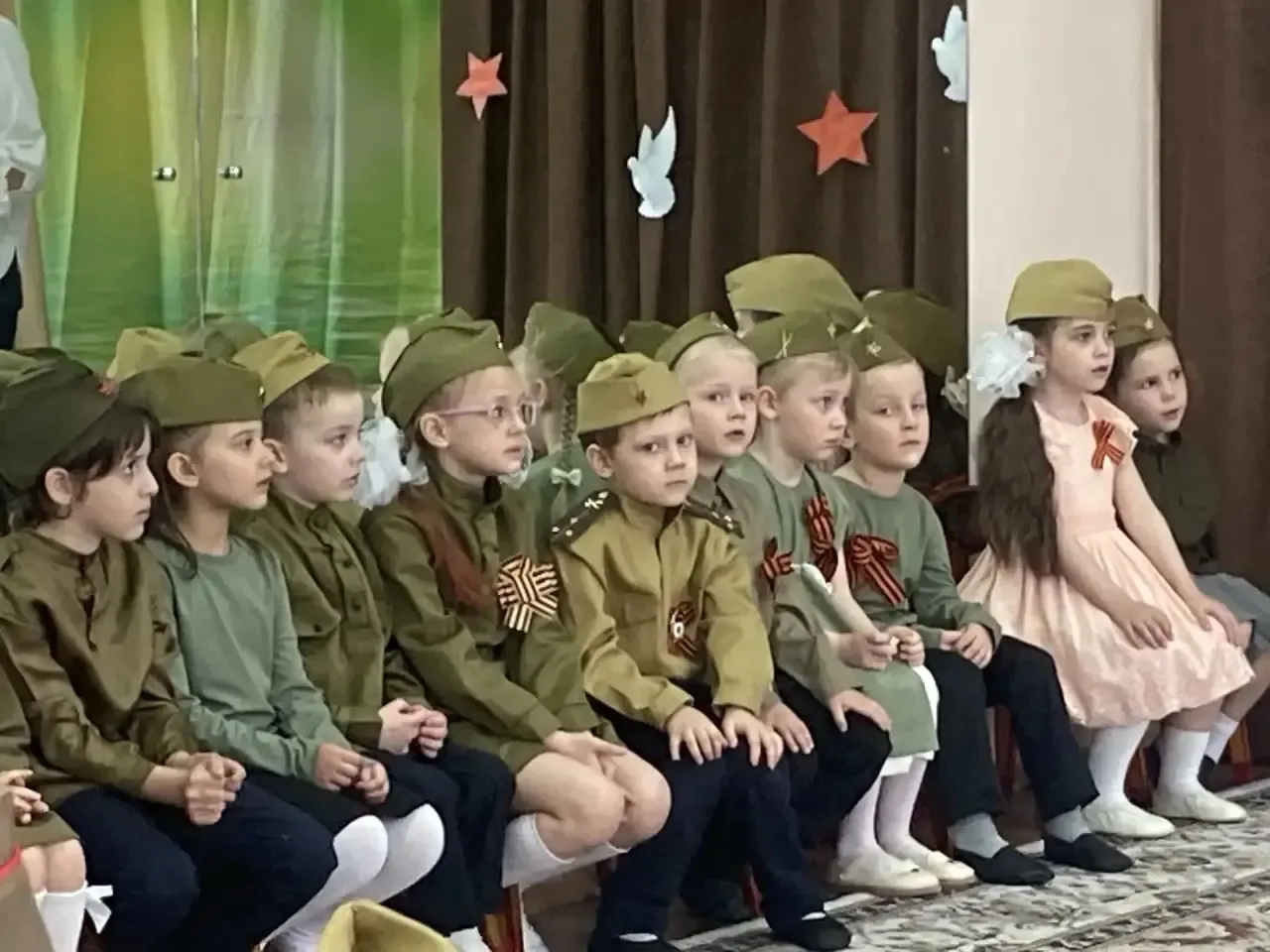 ДОШКОЛЬНИКИ О ПОБЕДЕ   🔥В преддверии Дня Победы в дошкольных отделениях нашей большой школы царила а