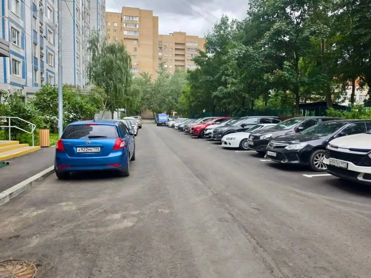 Любимый Электрозавод в облачный день.