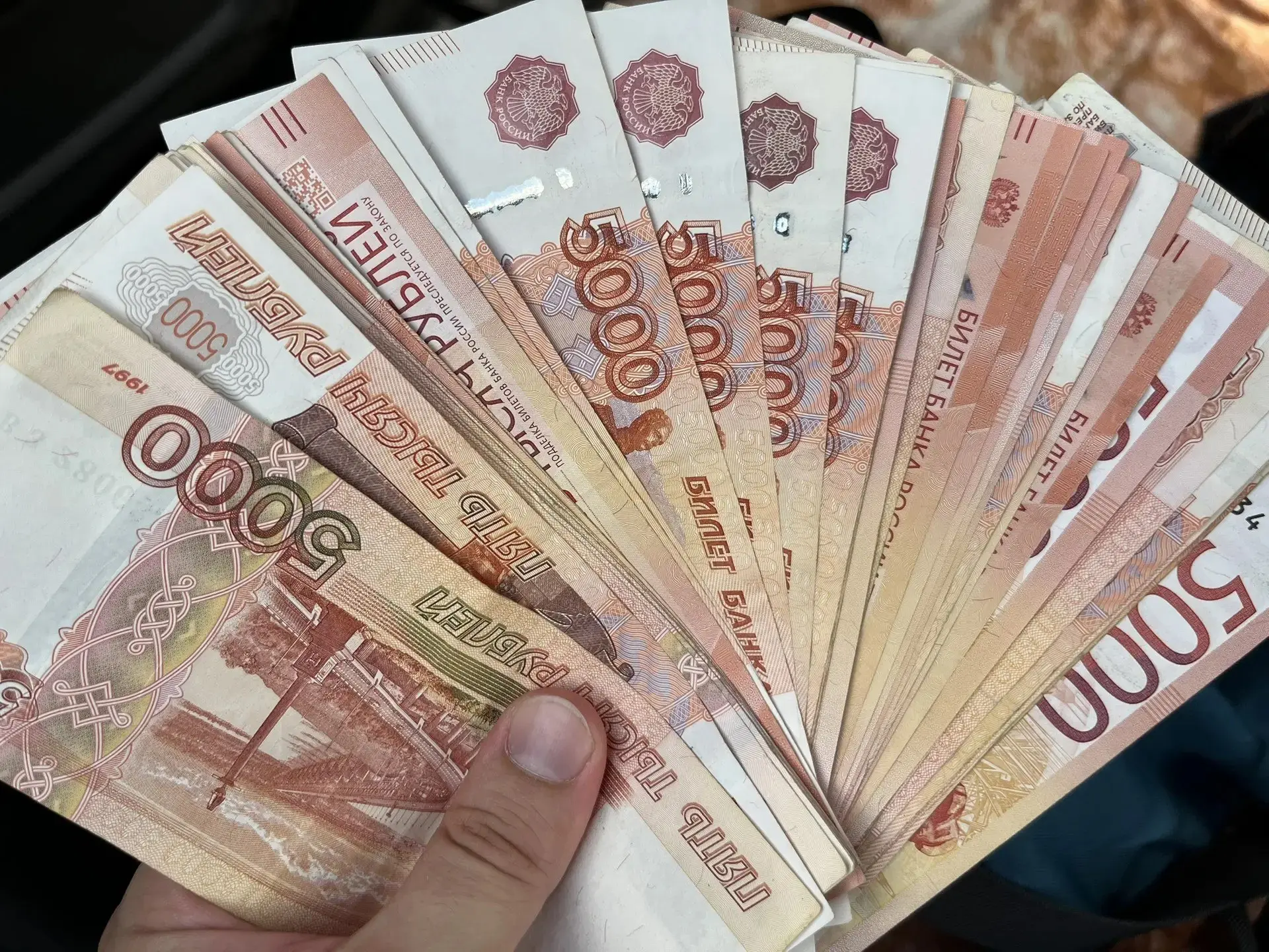 Опекун похитила 9 млн рублей у детей погибшего участника СВО и построила себе дом в Шип...