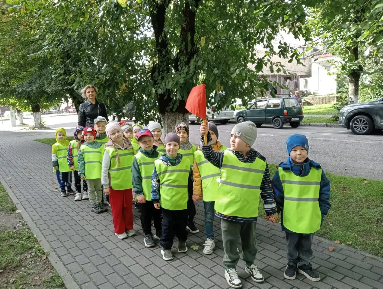 Сегодня воспитатель группы "Калинка" сообщила ребятам отличную новость: "У нас состоитс...