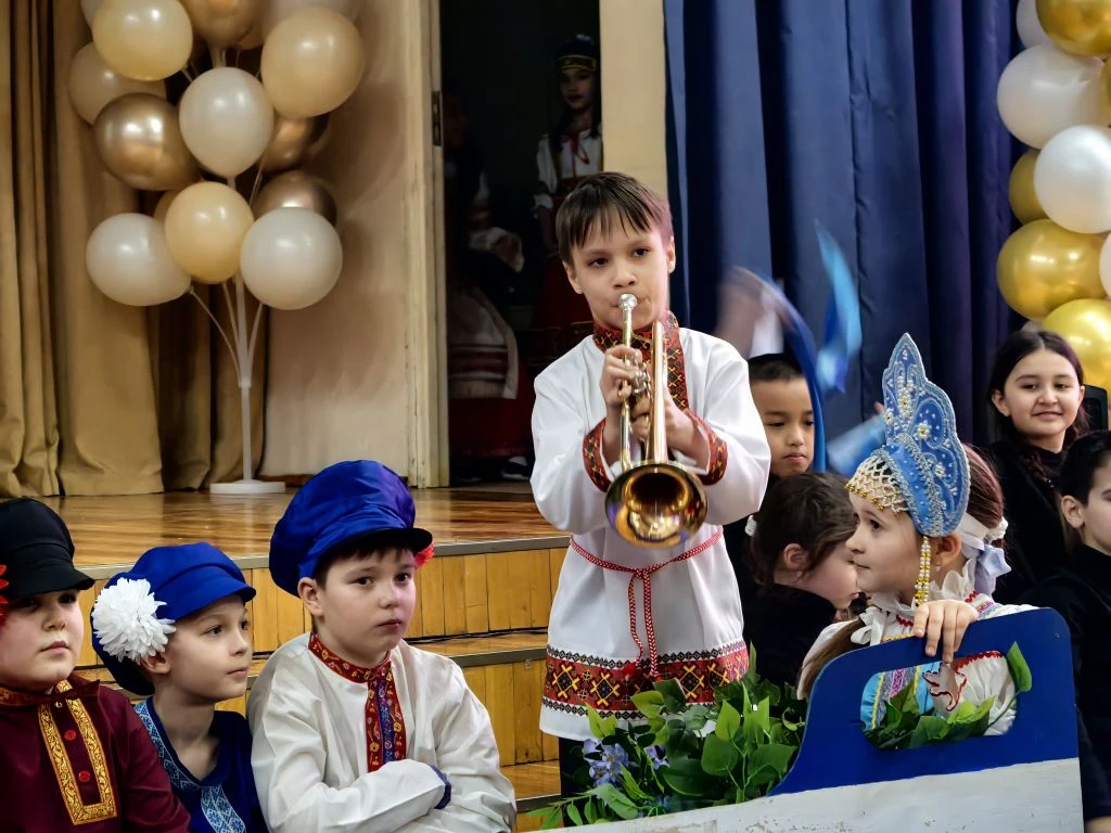 🎭✨ Занавес закрыт, но аплодисменты не стихают!   🌟 В нашей школе завершился ежегодный театральный фе