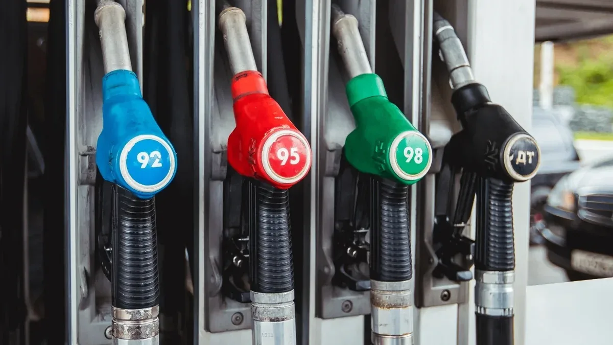 ⛽ Правительство РФ принимает экстренные меры по стабилизации цен на топливо

Вице-премьер Александр 