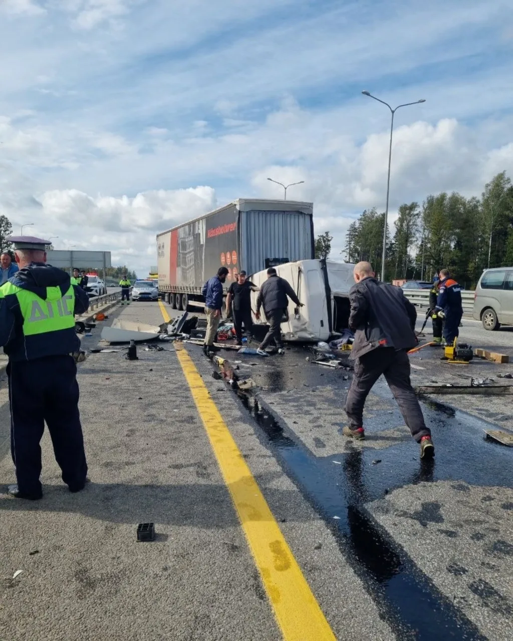 На платном участке Минского шоссе в районе деревни Бутынь (в сторону Москвы) произошла ...