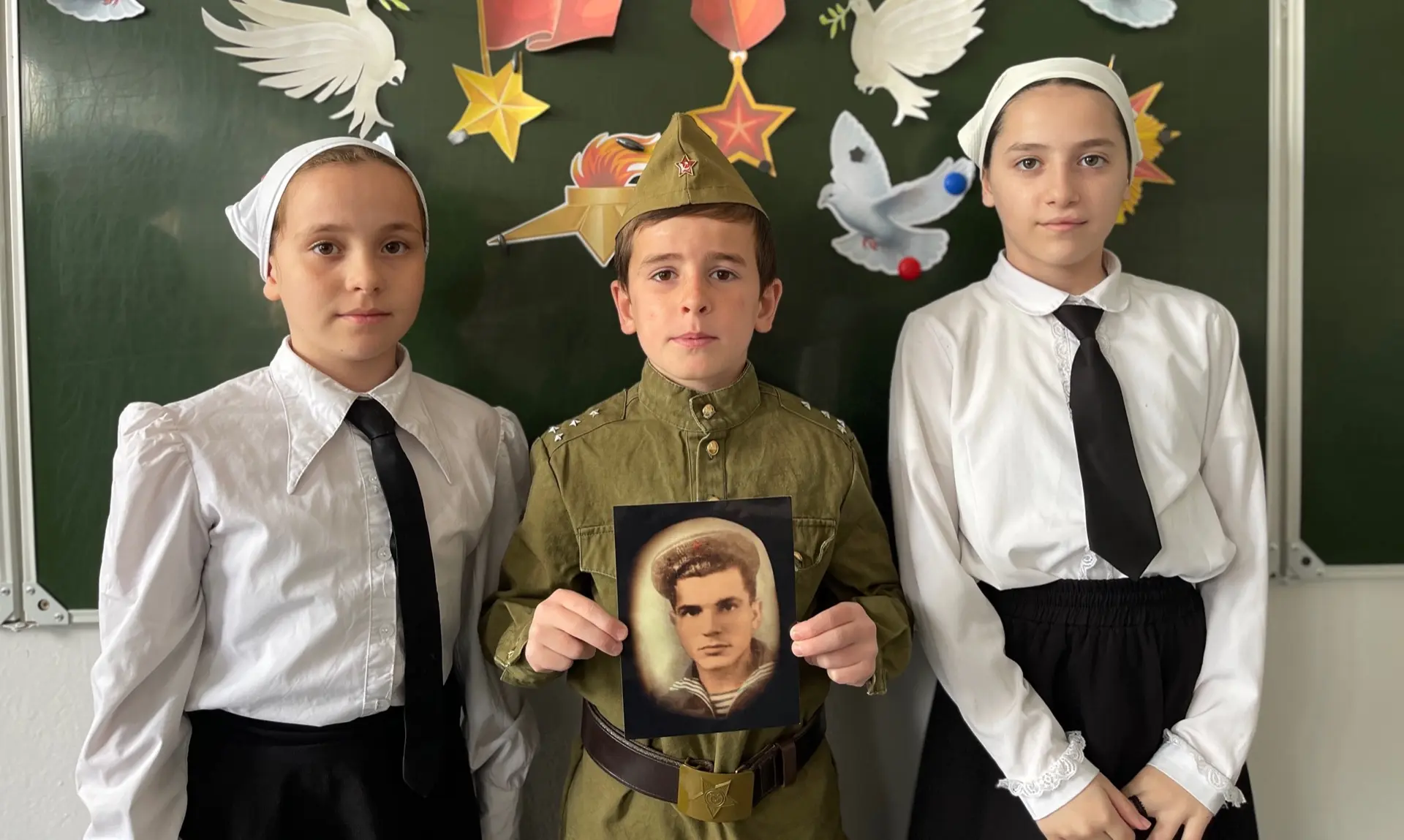 🌟 В нашей школе прошли особенные классные часы, приуроченные к великому Дню Победы! 🌟