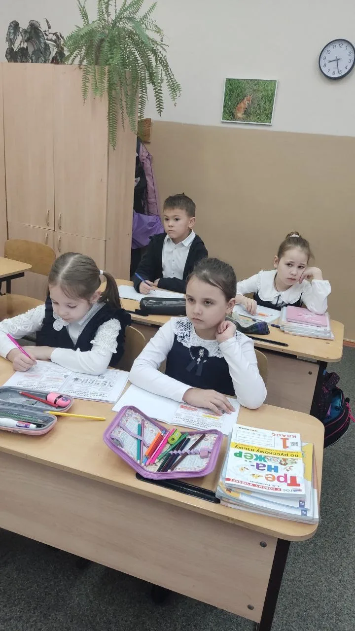 🗣️Традиционные занятия «Разговоры о важном» в текущий понедельник были посвящены вопросам цифровой б