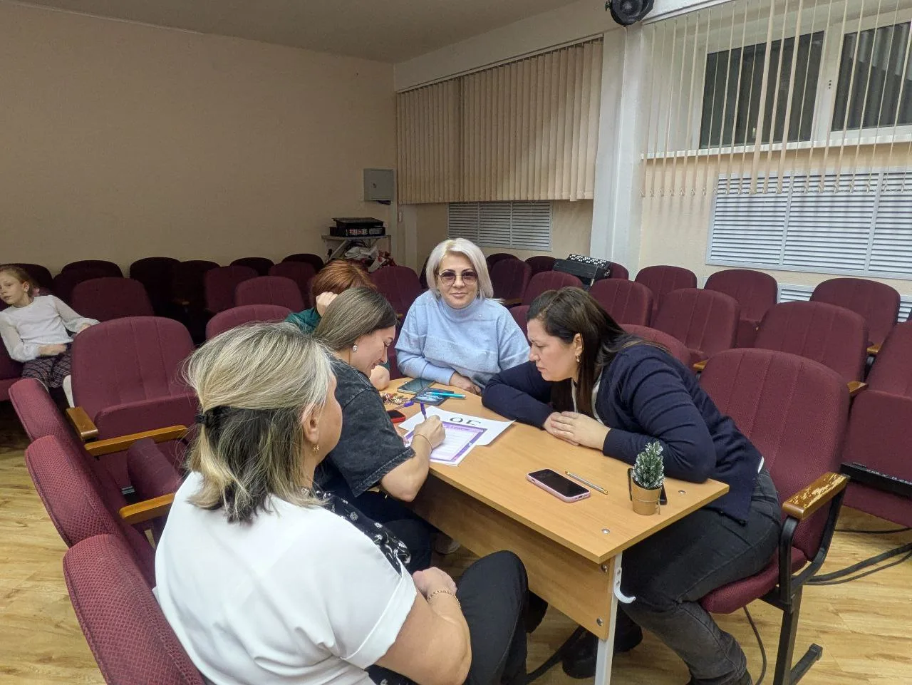 🎉 15 декабря состоялся яркий и ностальгический квиз для родителей «90-е, мы скучаем»! 🎉  Эта игра ст