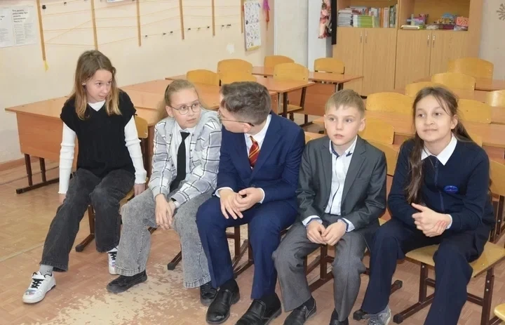 🏆 Гордость 4-х классов!  Мы рады сообщить замечательную новость: команда учащихся 4-х классов одержа