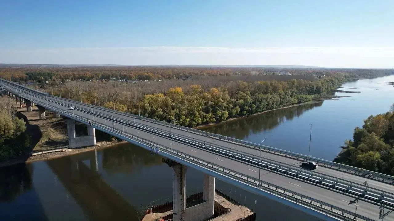 Восточный выезд частично перекрыли до конца октября.
