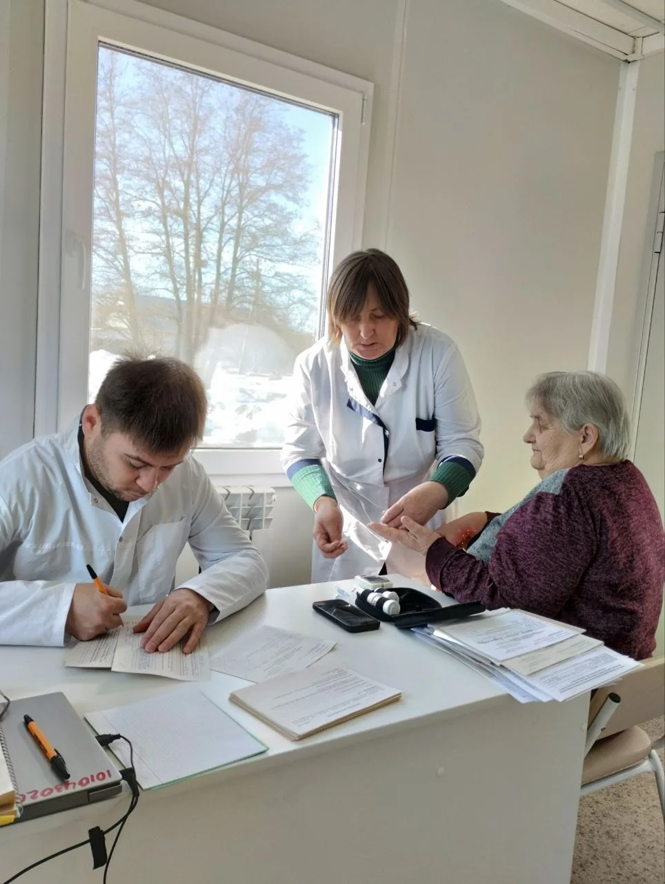 🚑 12 марта 2026 года осуществлен выезд специалистов ОБУЗ «Тимская ЦРБ»,  в составе вра...