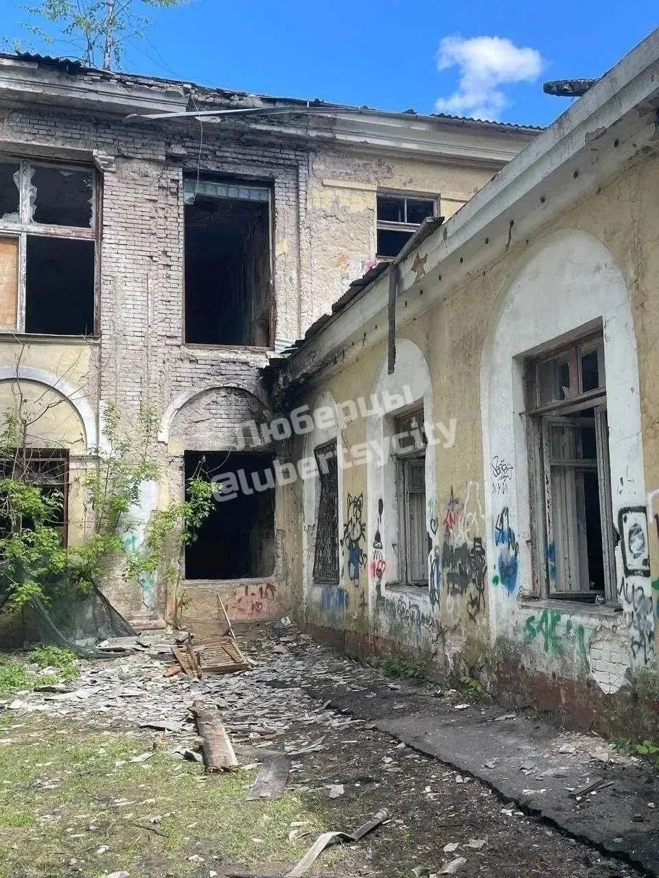 🏚 Бывшую столовую в Люберцах передали городу — под снос  Здание на 3-м почтовом отделении, д.110, ко