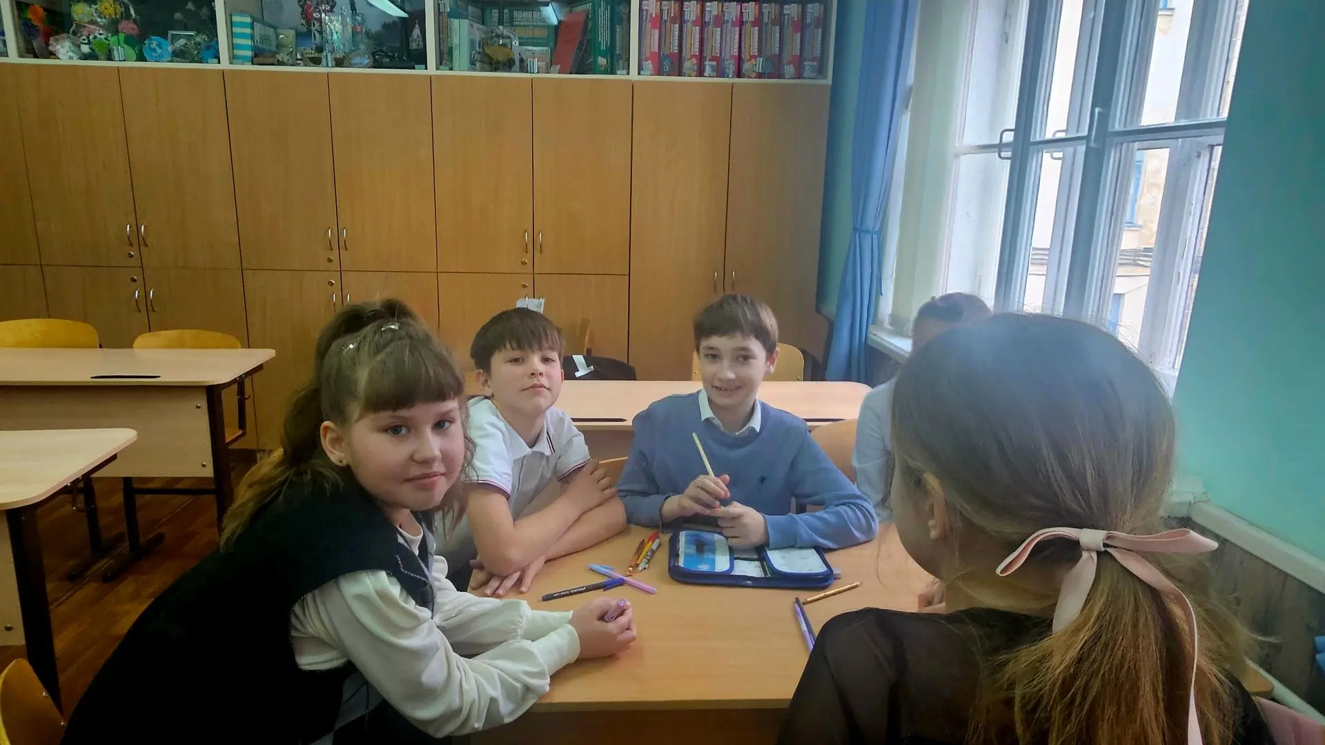 "БИБЛИОТЕКА"📚 - "ПАМЯТНЫЕ ДАТЫ"🔥  В актовом зале гимназии прошла литературная игра «Подвиг в строках