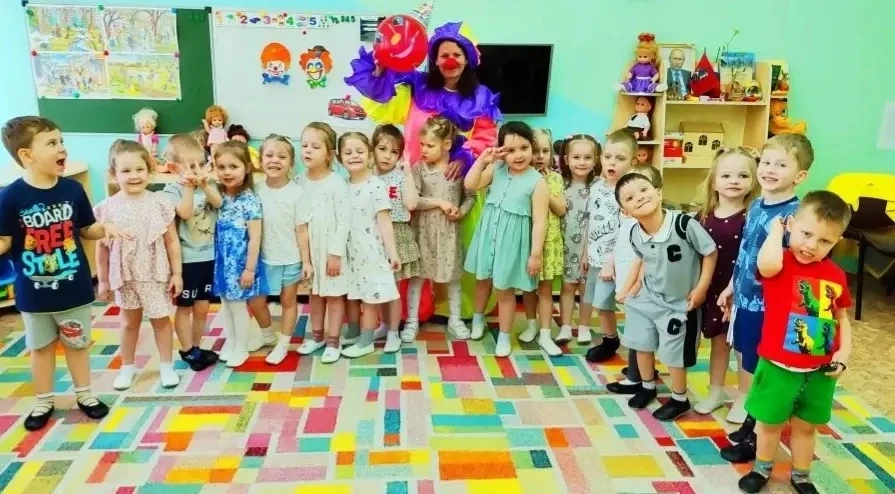 🎉 1 апреля в дошкольных группах прошёл настоящий праздник смеха! 🥳  В этот день у нас было шумно, ве