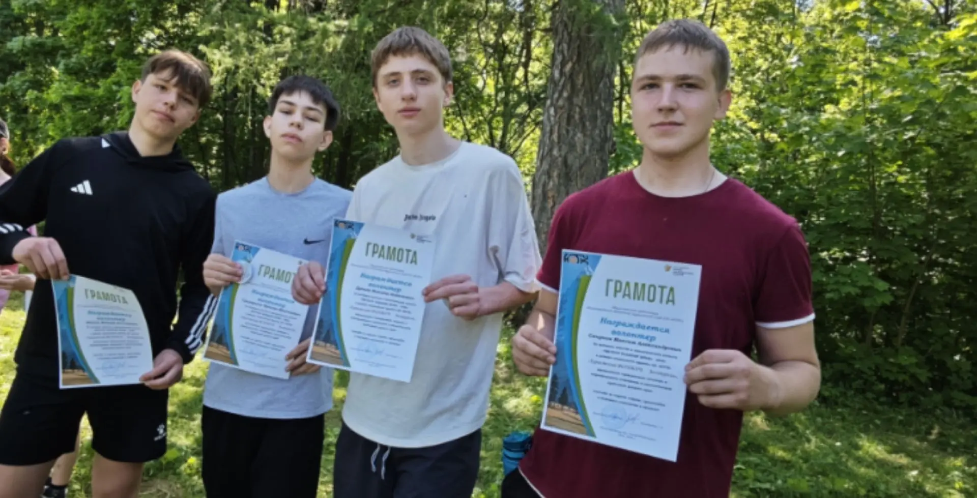Забота и память - наш общий долг!Сегодня наши ребята ( Дунаев Н., Шамин М., Григоренко ...