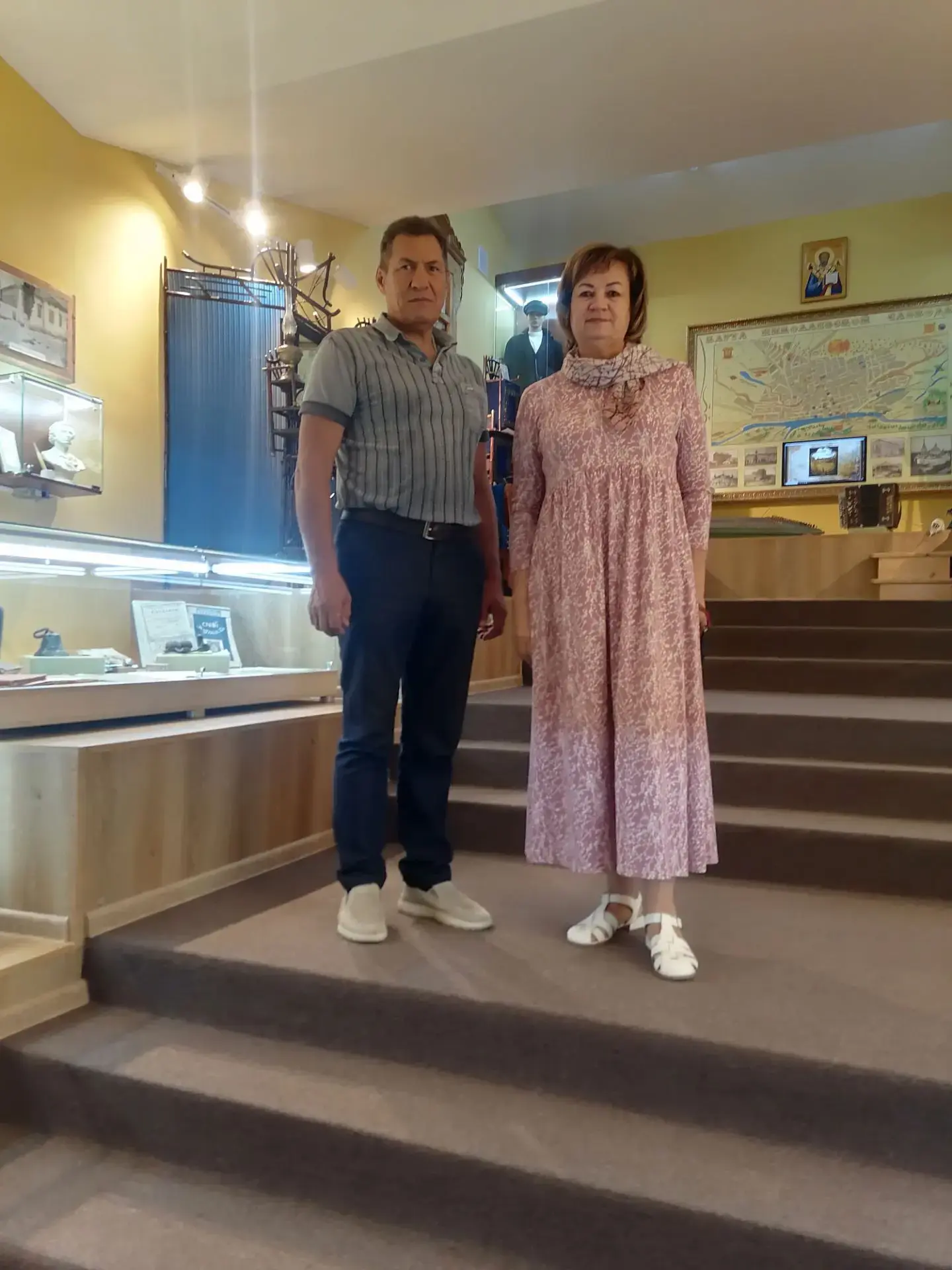 Сегодня гостем музея был художник из Палласовки Аскар Папашев. Хороший человек и талант...