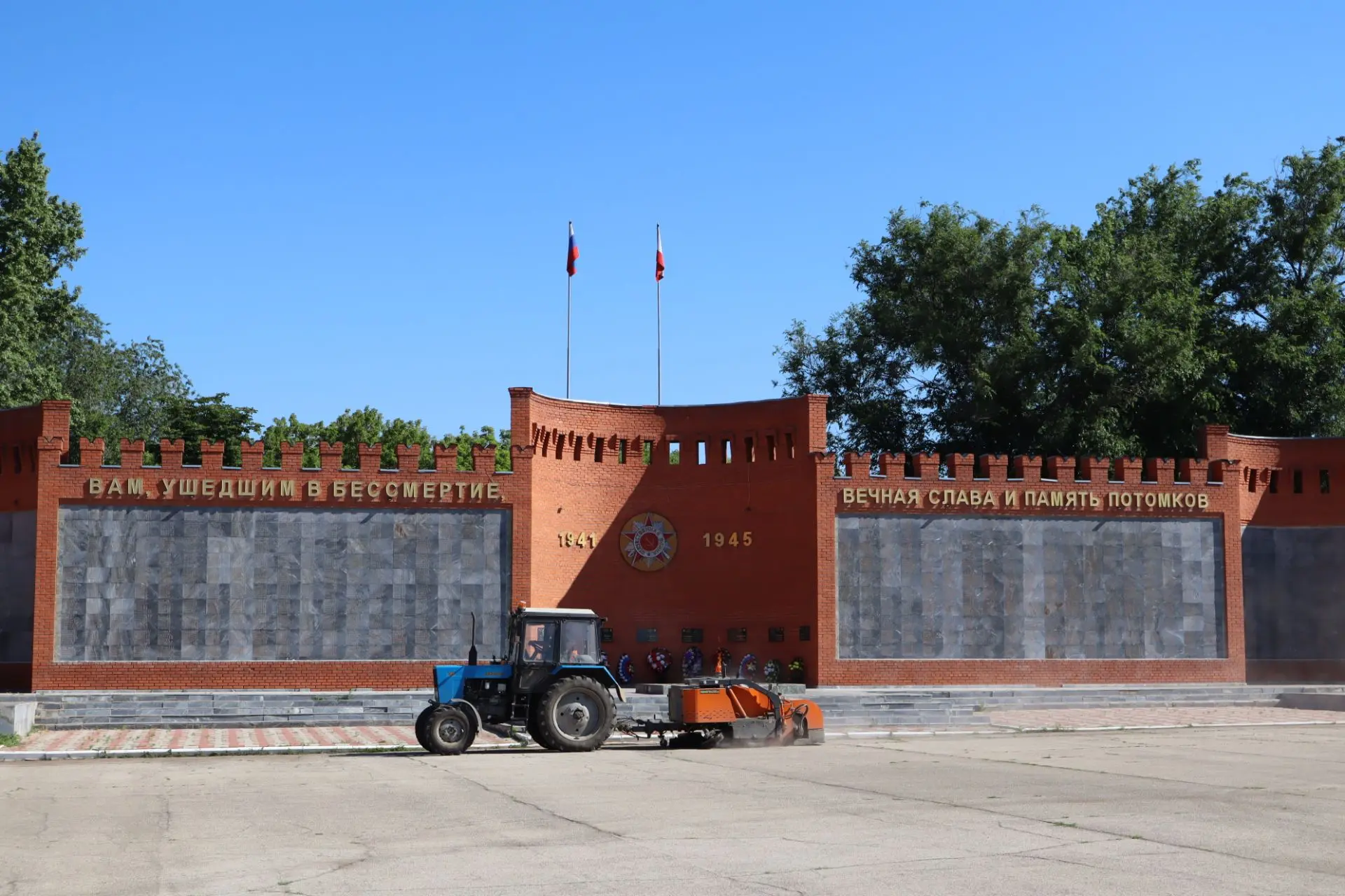 По состоянию на 09-11.06.2026 года силами МКУ "Благоустройство" проводились следующие виды работ:
✅ 