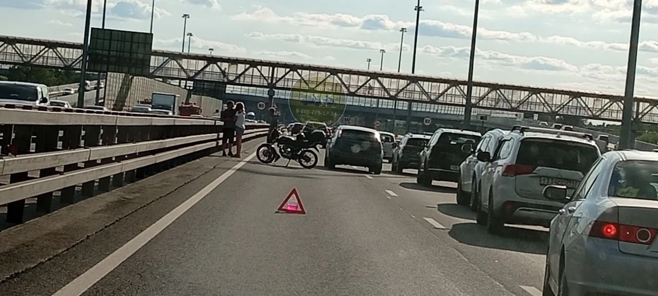 ДТП с мотоциклом на Минском шоссе в сторону области в районе Одинцово-1 — возможны затруднения в дви