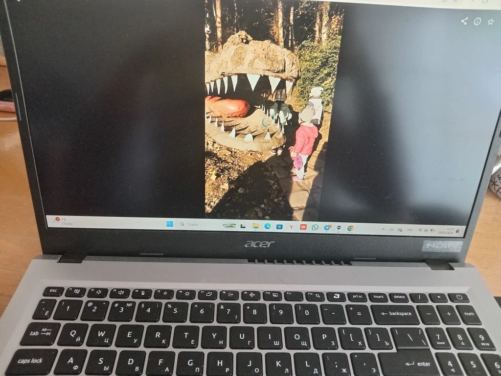 Ну скажите, кто знает, как сохранить все видео из Google Фото в компьютер? 😩