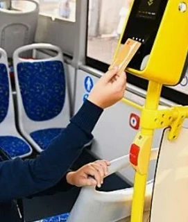🤔🚌 Бесплатный проезд для школьников и скидка для студентов: новая инициатива в Госдуме
