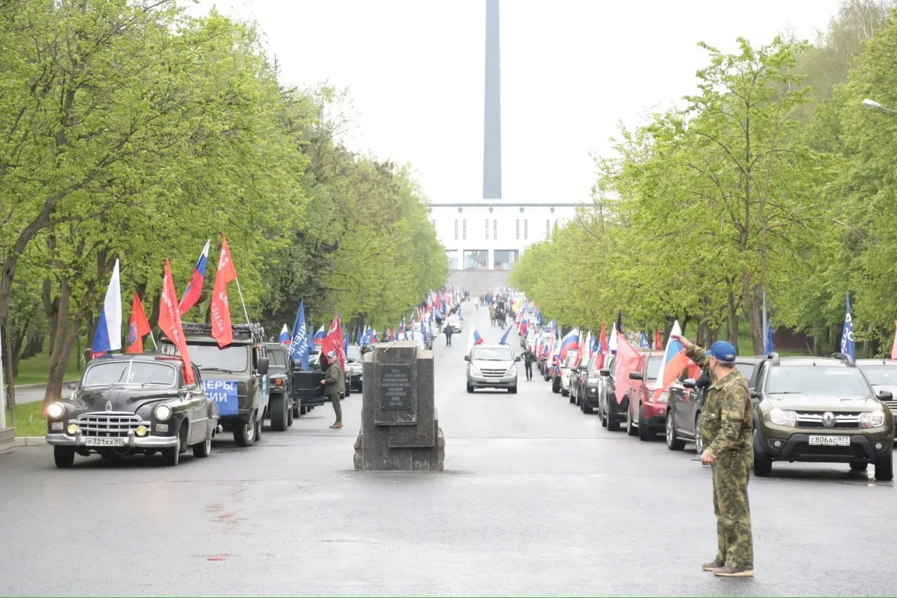 💙  Подольский общественник возглавил юбилейный автопробег «Офицеры России — дорогами Памяти»  В деся