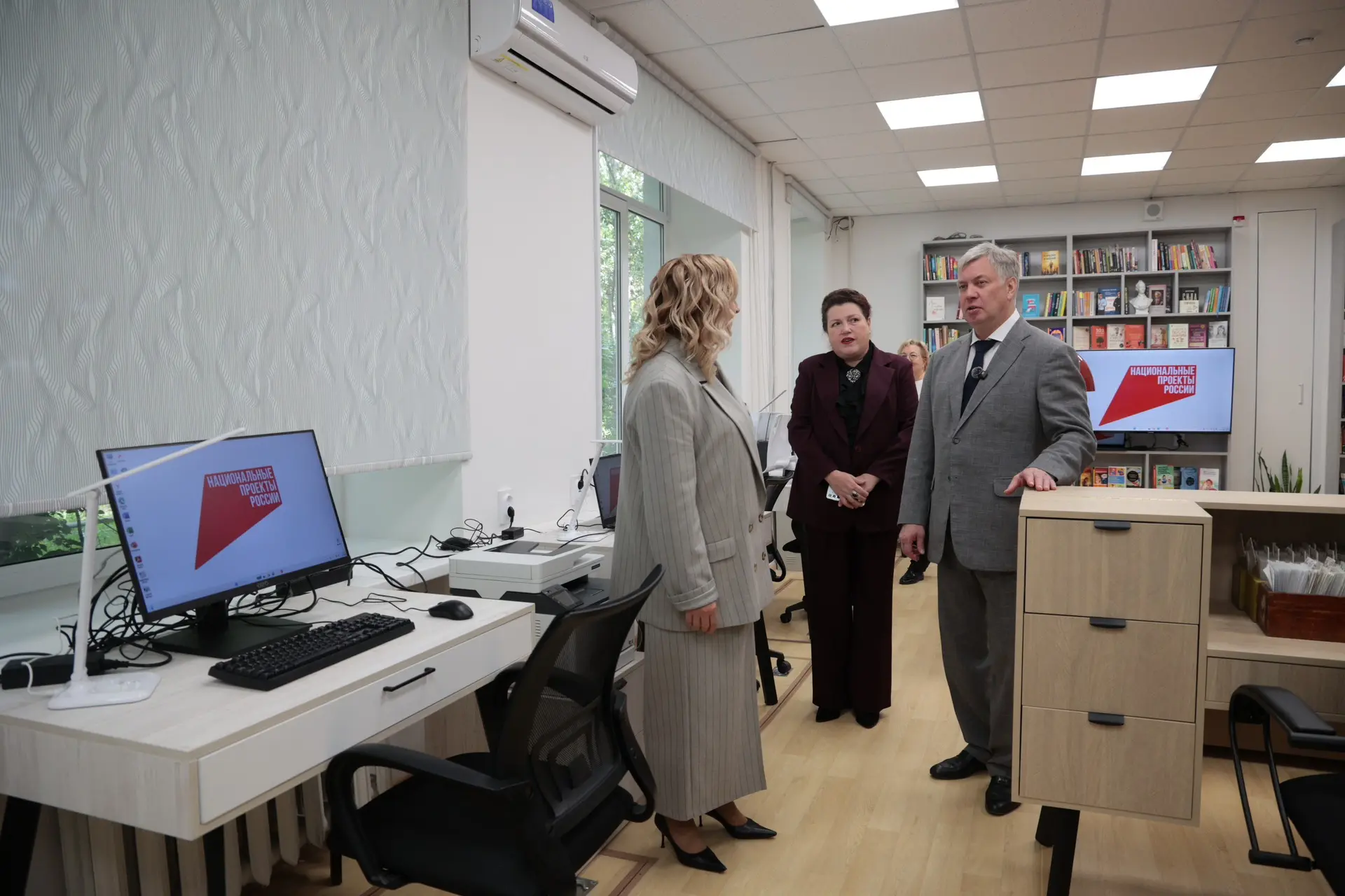 📚В Ульяновске после капремонта открыли обновленную библиотеку №8 на проспекте Наримано...