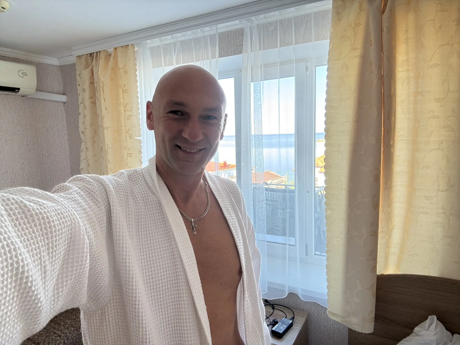 Ну вот я и в Крыму😀 Изрядно ощипанный дорогой, но непобеждённый😀