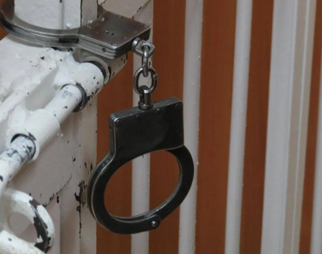 Суд вынес приговор мужчине за жестокое убийство при помощи кочерги в Черепановском районе