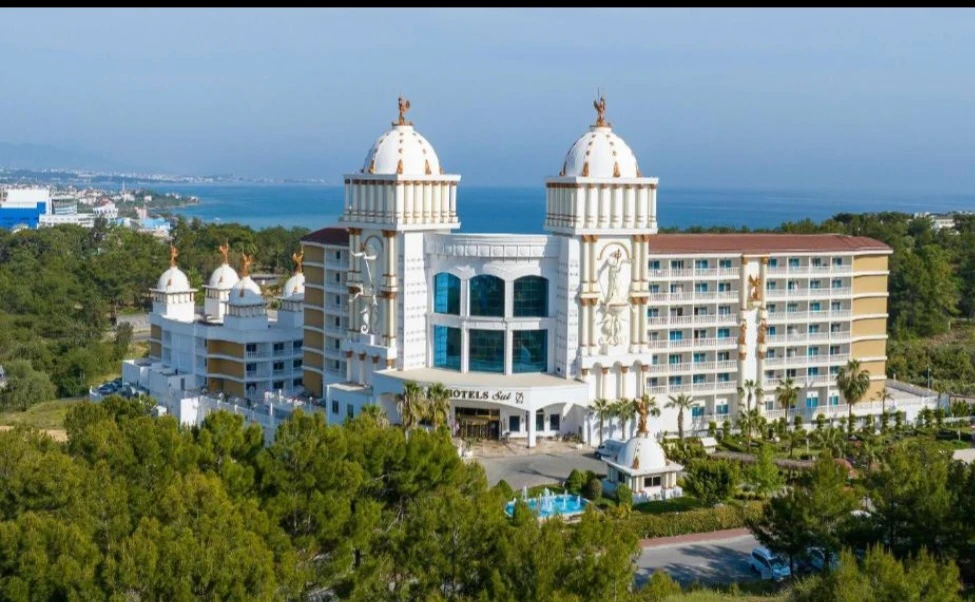**GALERI RESORT 5⭐️**