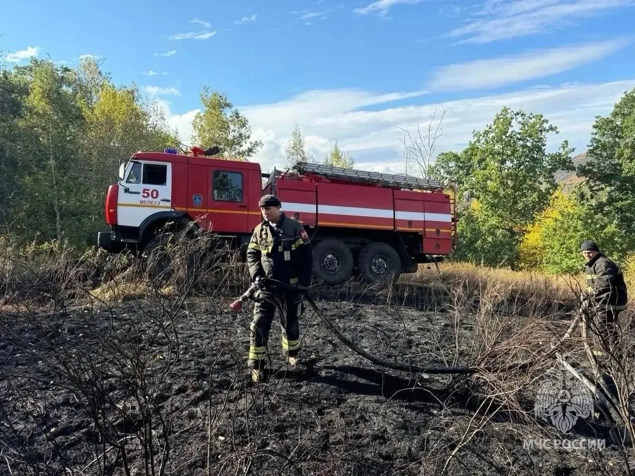 В Башкортостане ликвидированы два очага лесных пожаров, аэромобильная группировка МЧС Р...