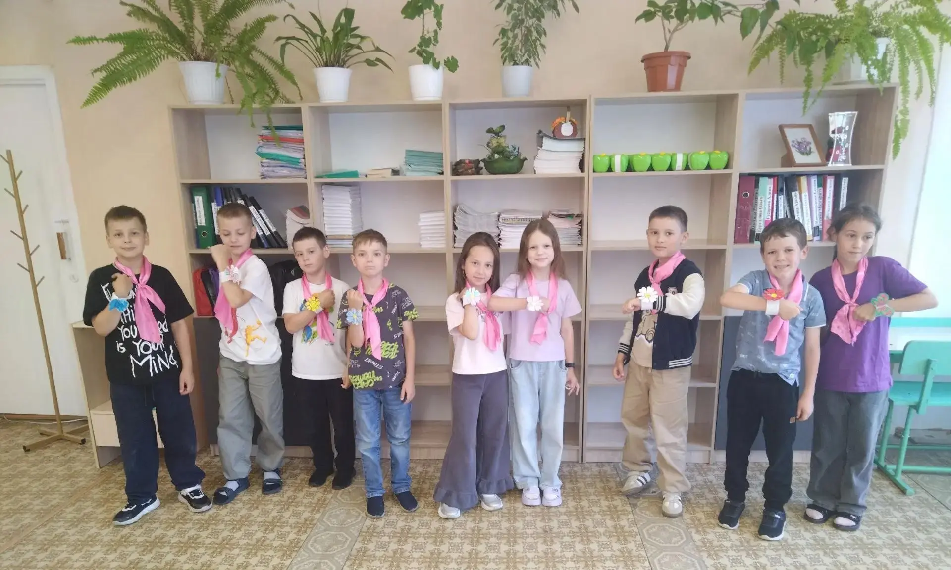 Весёлое лето в школьном лагере

Для отрядов МБОУ СШ №85 проведены занятия на темы:
 -" Я и мои друзь