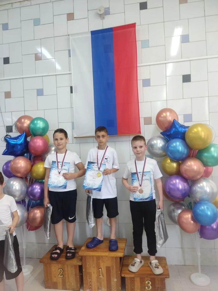 Наши ребята преуспевают и в менее травматичном, но не простом виде спорта🏊🏊🏊