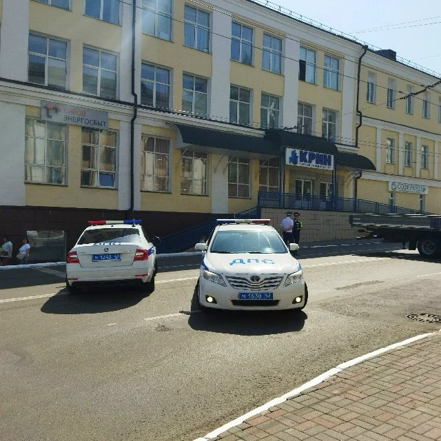 В Кирове двое подростков угнали питбайк и катались на нем по городу. Полицейские задерж...