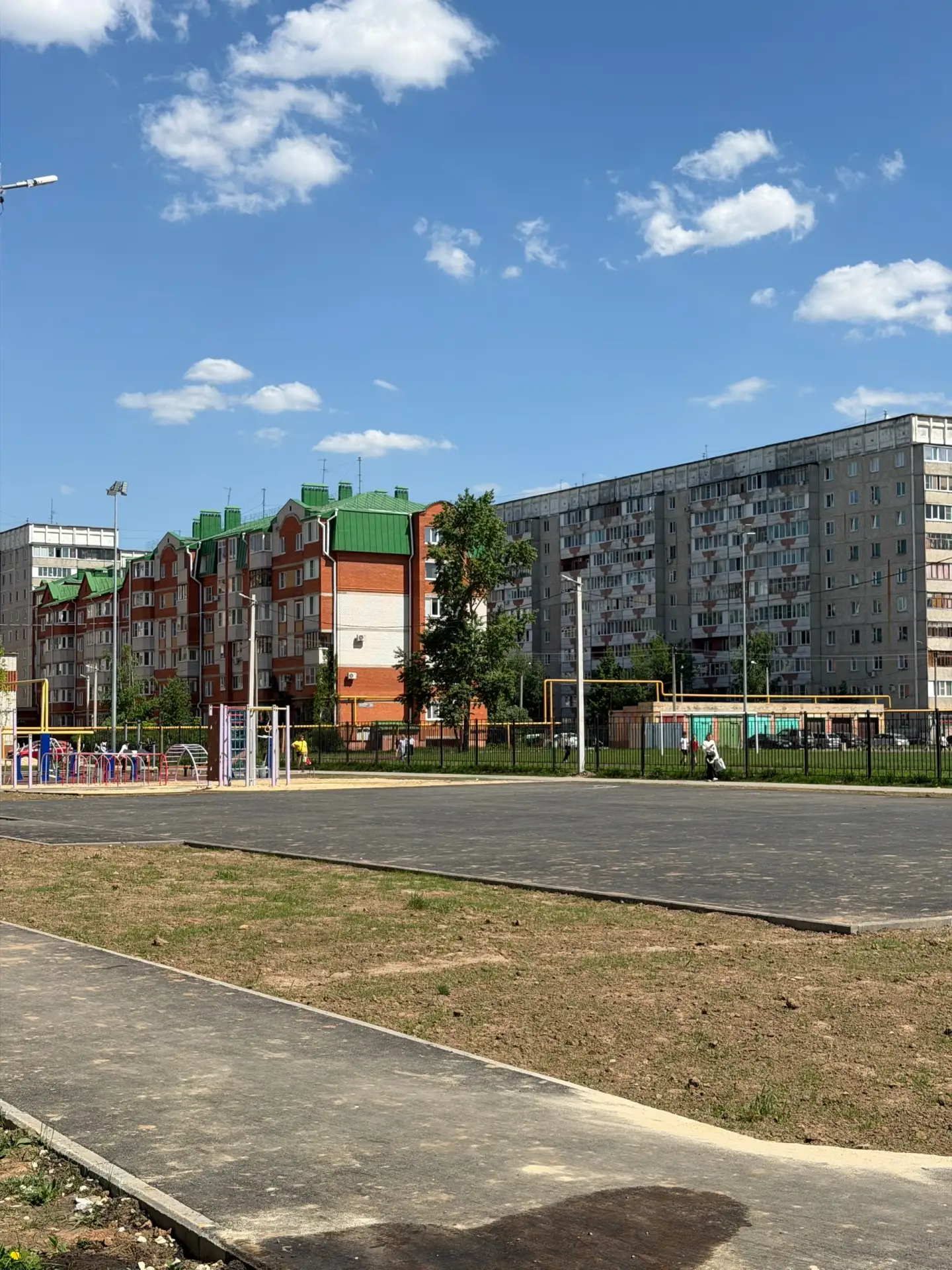 Продолжается благоустройство общественной территории по улице Воинов-Интернационалистов, от дома № 2