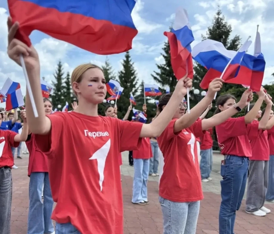 Сегодня мы отмечаем День России — праздник нашей общей истории, культуры и судьбы. Пуст...