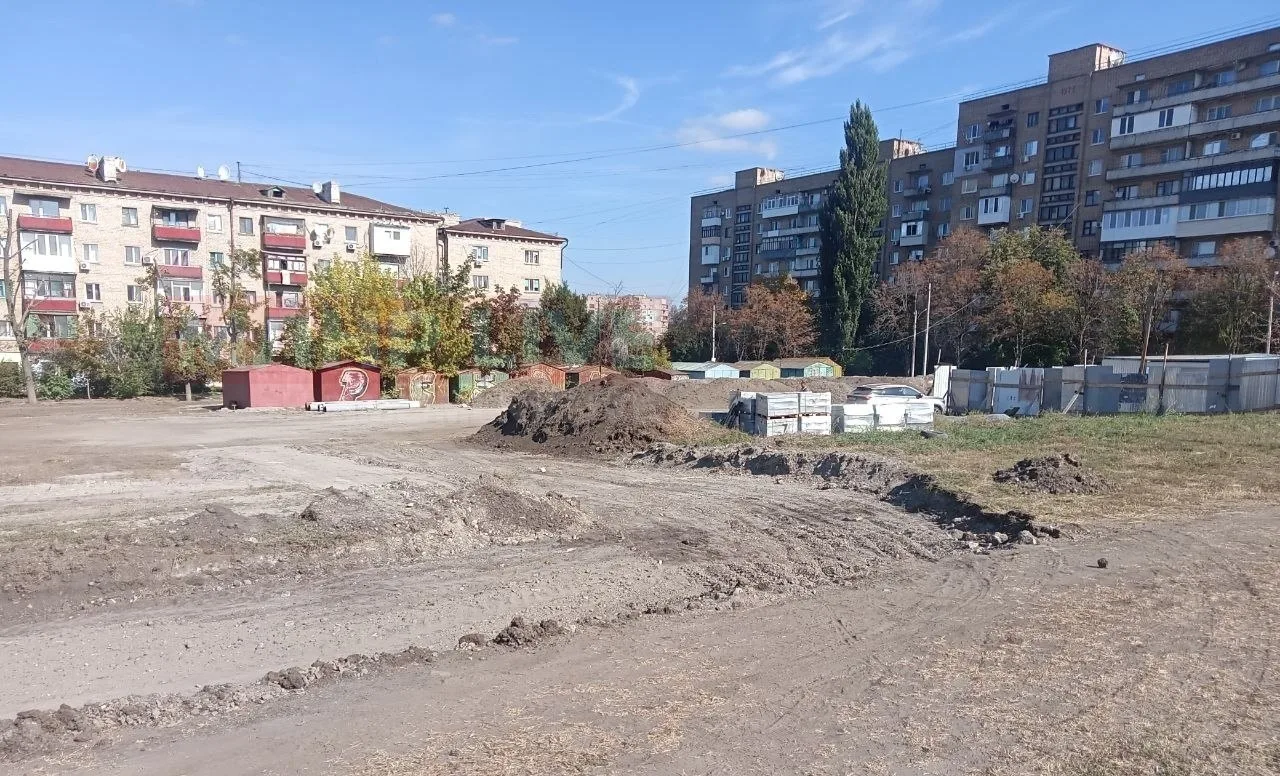 🌳 На Херсонской в Луганске готовят участок у собора