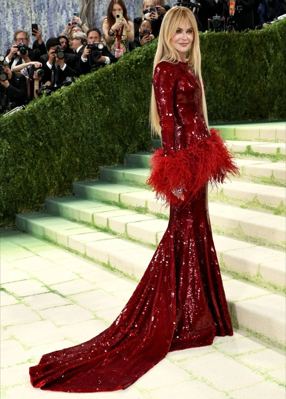 Met Gala 2026 превратился в музейную экспозицию : тема Costume Art , дресс-код Fashion Is Art , а ко