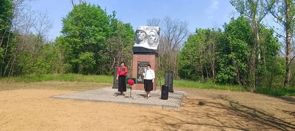 https://dk-vsvechnikovo.ru/новости/728-торжественный-митинг-«подвиг-победа-память»