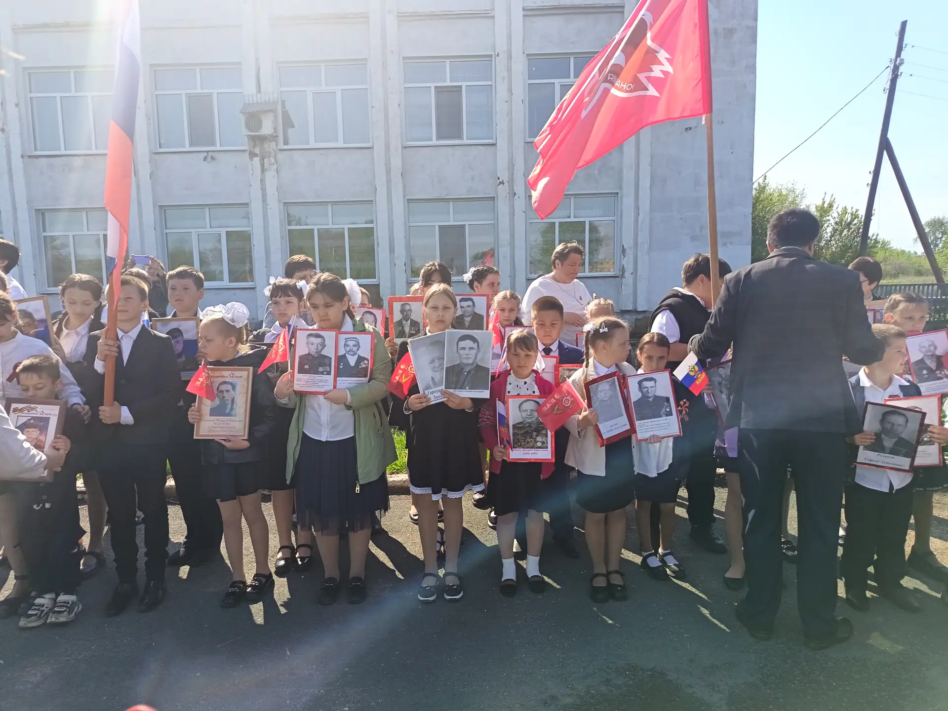 Девятое мая — праздник большой,