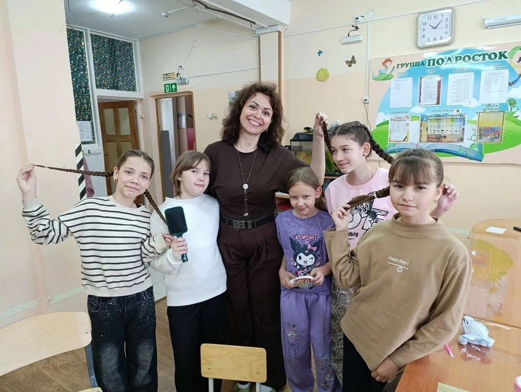 🧑‍🦰👱Занятие в кружке "Девичьи секреты"

🟢Воспитатели  Нестерюк Олеся и Попова Наталья  провели з