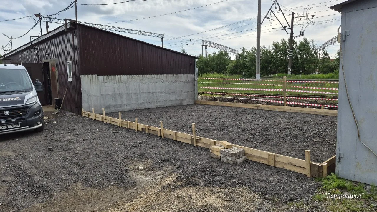 Готовимся заливать бетонную плиту. 60 квадратных метров полезной площади.