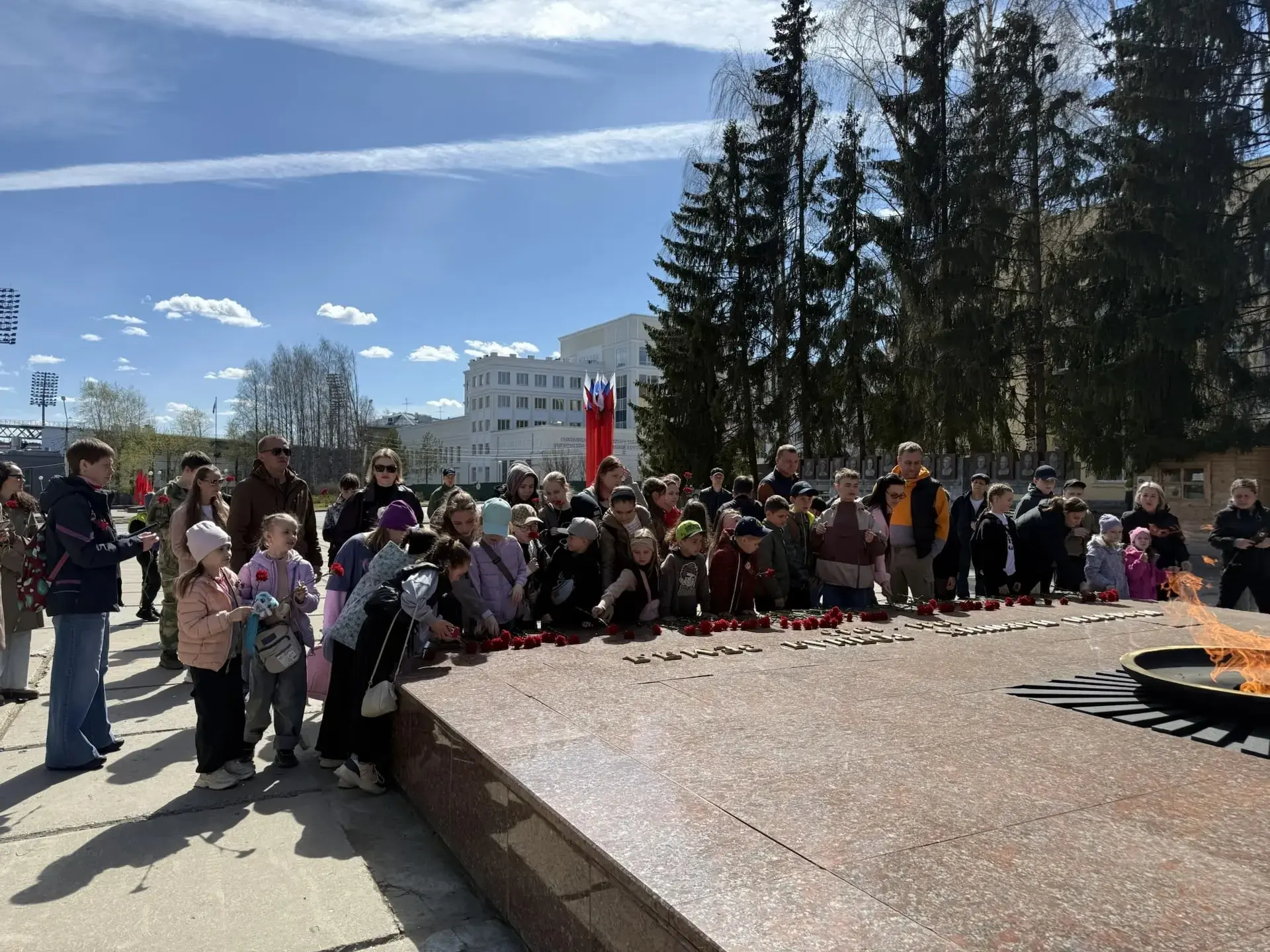 🕊В преддверии великого праздника – Дня Победы – ученики 1а, 1д, 4ж, 5д, 5к классов нашей школы приня