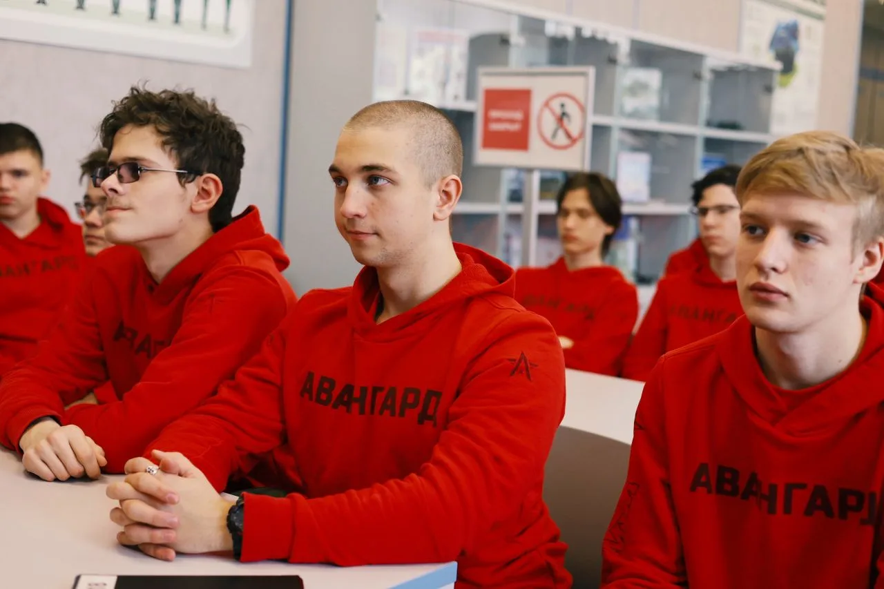 #ДОНМ | Неделя в «Авангарде» 🇷🇺   Наши десятиклассники из всех корпусов вернулись с учебных сборов в