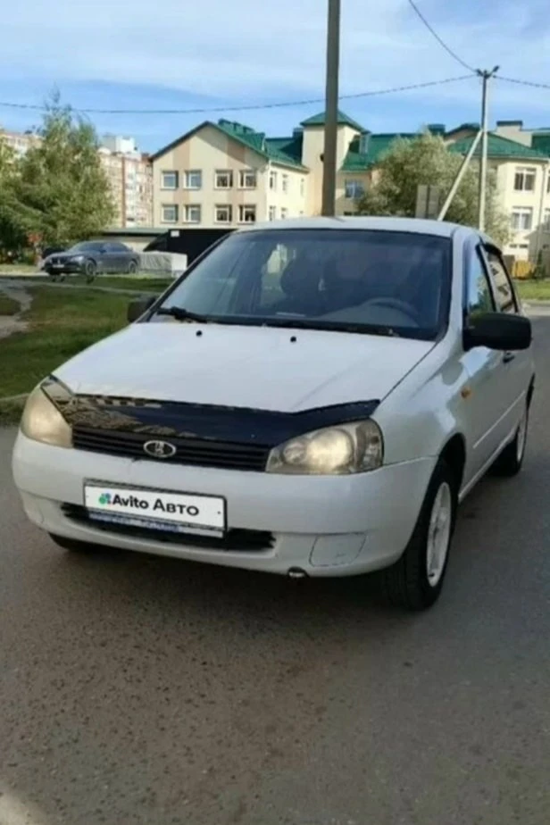 Продам калину 2010 в отличном состоянии. Дно отличное на рынке такого нет. Ни 1 дырки нет