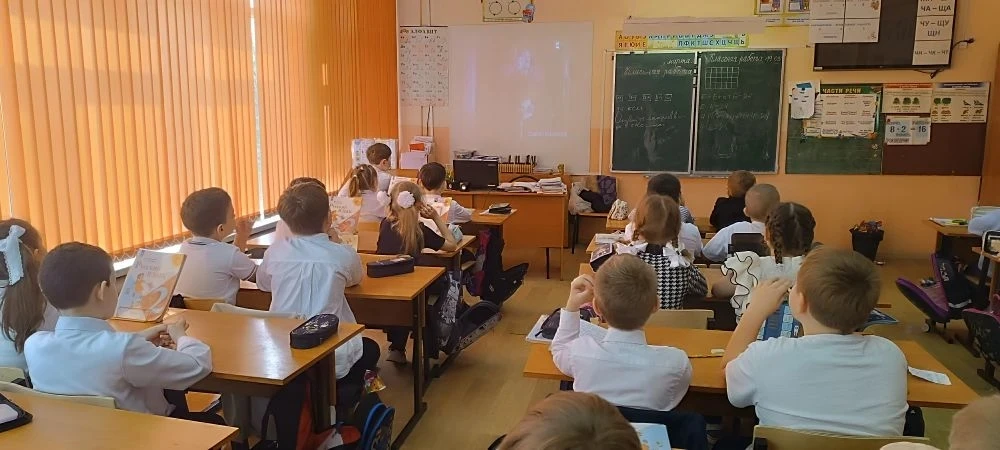 В школе проходит Неделя детской книги. Неделя детской книги - это ежегодная акция, направленная на п