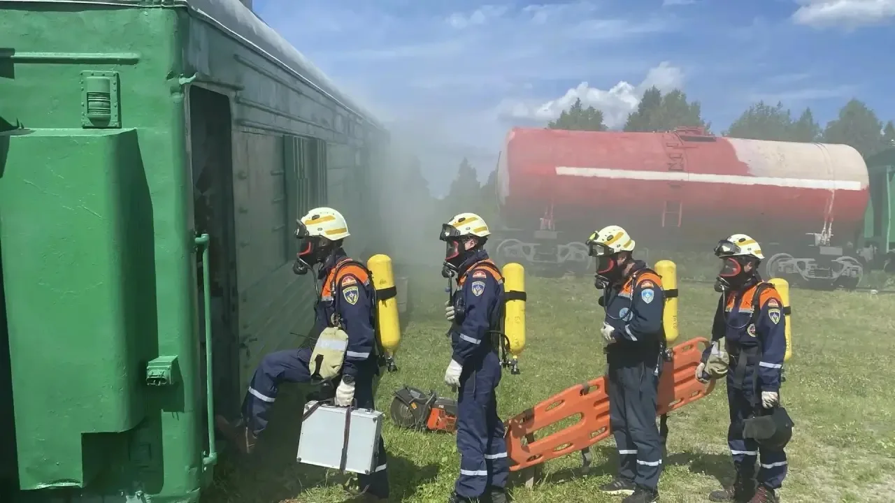 💪 Спасатели отработали действия по сигналу «Повышенная готовность»


Спасатели Кыштымского ПСС Челя